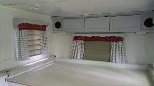 Click image for larger version

Name:	new window treatments - front bed left.jpg
Views:	162
Size:	102.2 KB
ID:	15290