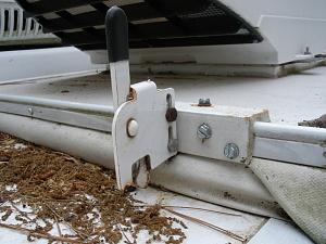 Click image for larger version

Name:	3326 Roof Latch 2.JPG
Views:	123
Size:	162.4 KB
ID:	5912