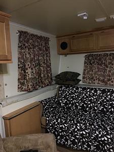 Click image for larger version

Name:	New camper curtain pic 3.jpg
Views:	153
Size:	72.6 KB
ID:	14513